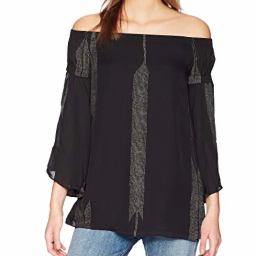NWT Halston Heritage Off Shoulder Blouse Arrow Print